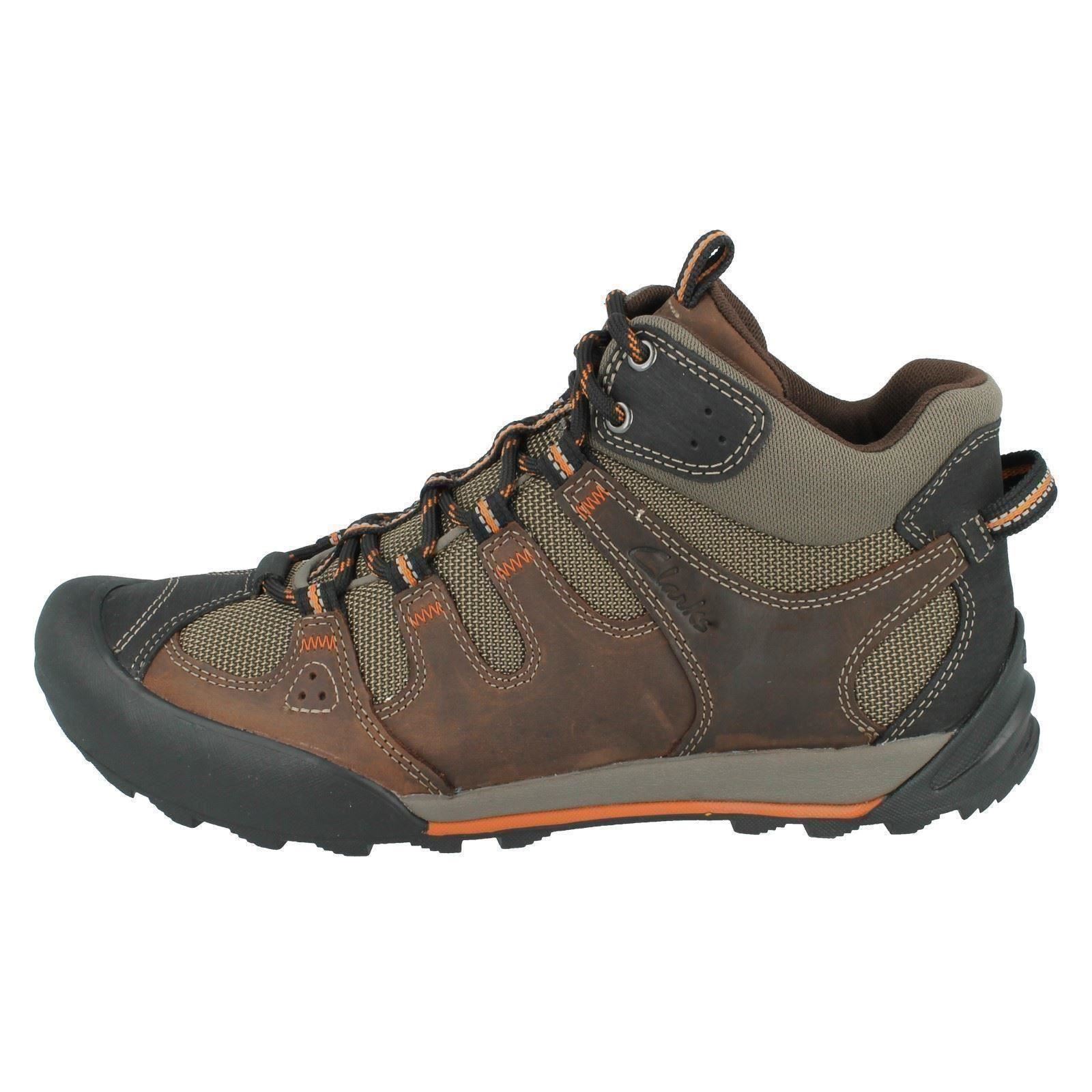 clarks walking boots mens