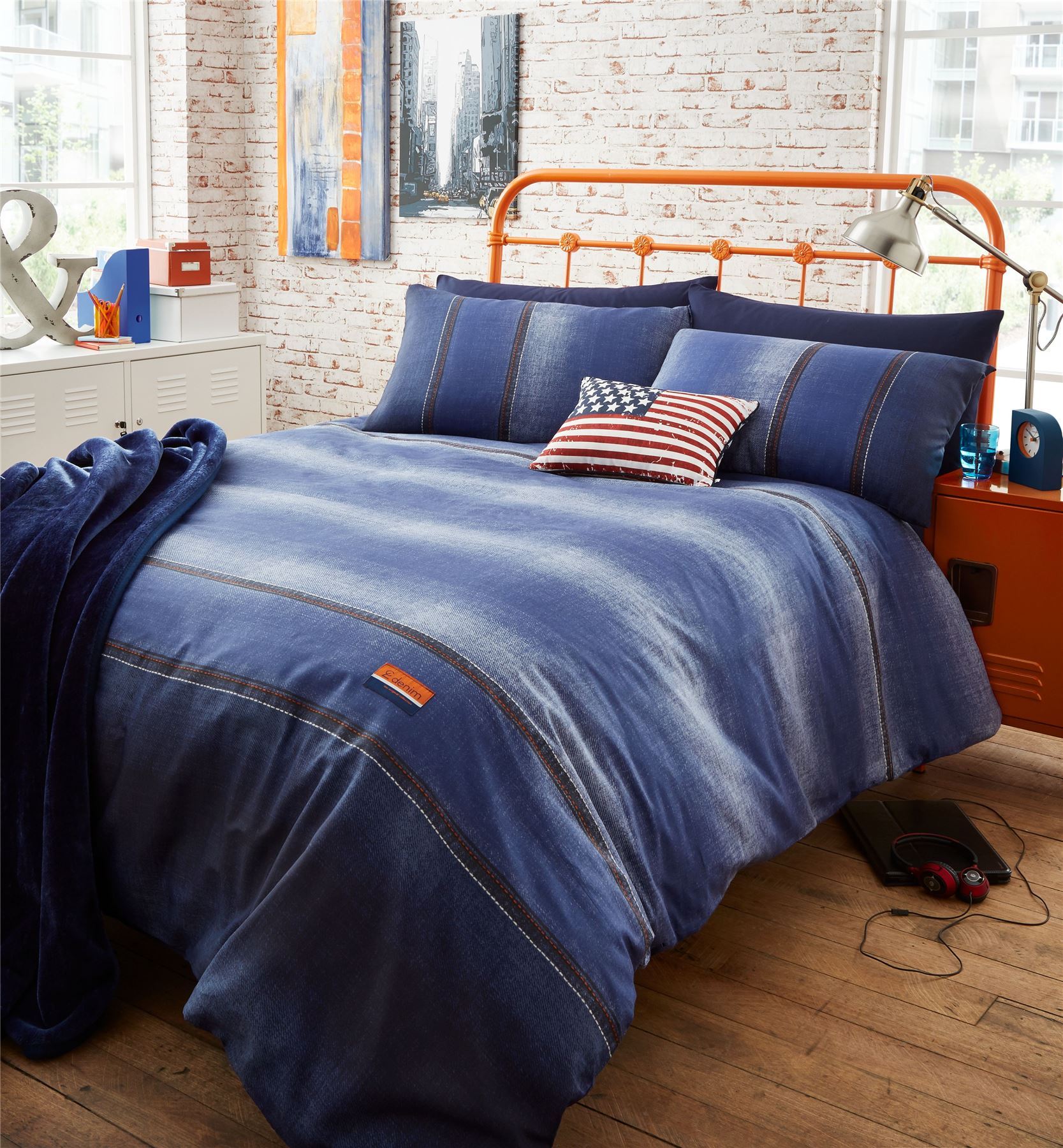 Quick Overview American Denim Duvet Cover - King Size. The Karin Maki American Denim Collection has been designed for simplicity, versatility and quality. The combination of classic, casual styling and premium quality denim makes this a great choice for any age group - Kids, Teens, College, or Adults.