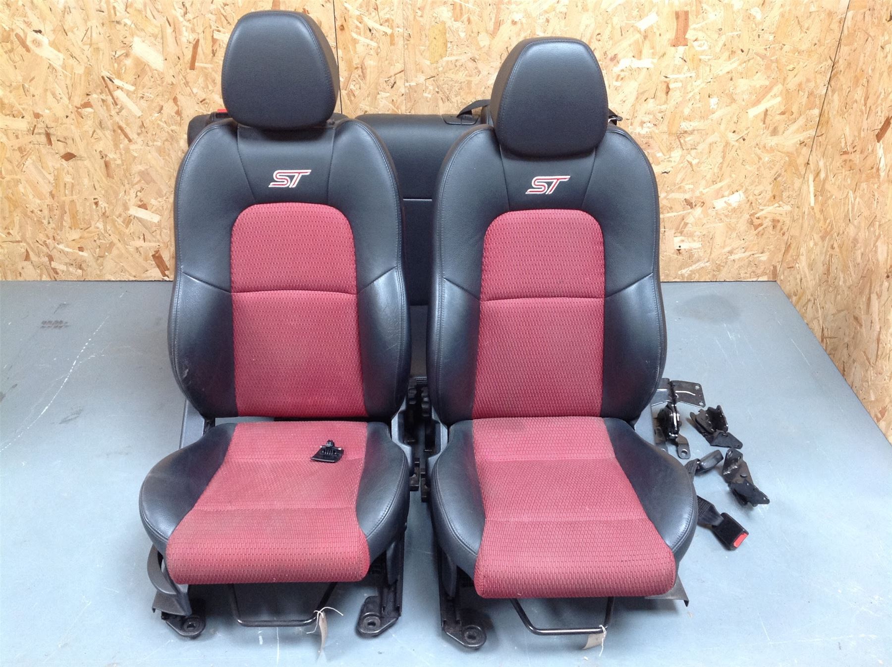 FORD FIESTA MK6 FACELIFT ST150 2006 FRONT AND REAR SEATS eBay