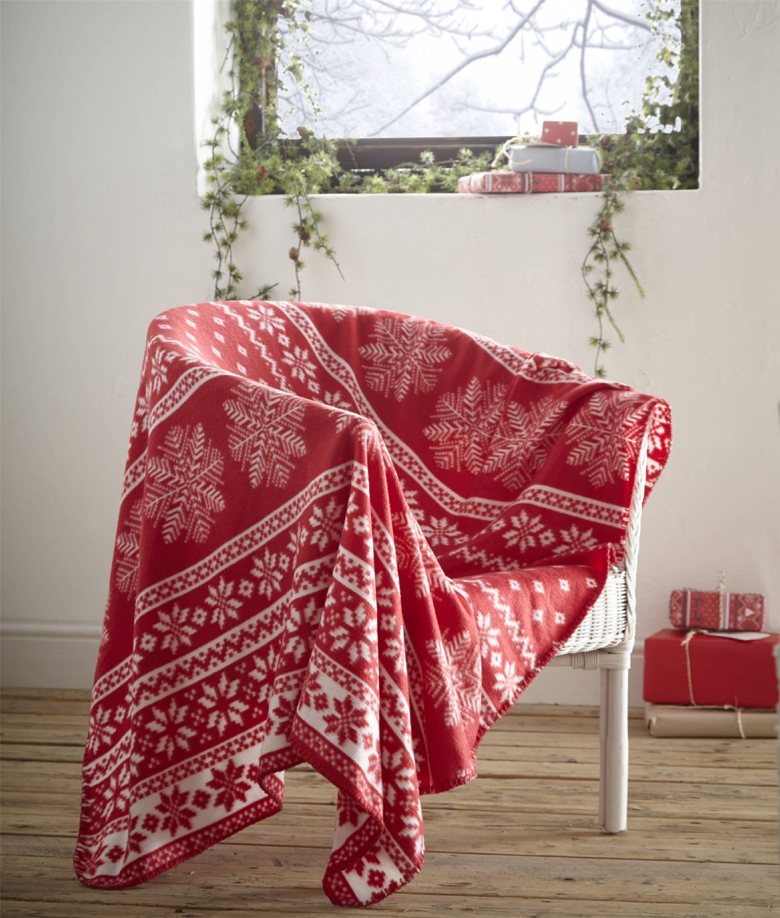 Retro Alpine Nordic Snowflake Christmas Festive Fleece Throw 120cm x