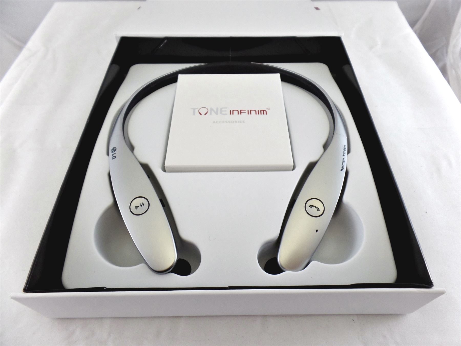 LG Tone Infinim Harman Kardon Sound Wireless Bluetooth Headset HBS900