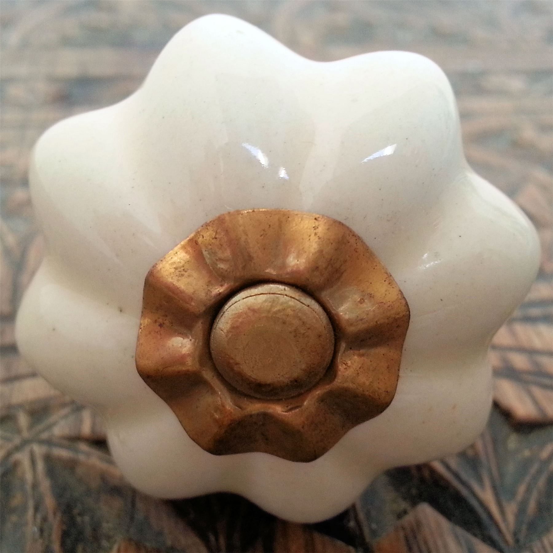 CREAM CERAMIC DOOR KNOBS FURNITURE Vtg Country Kitchen pulls