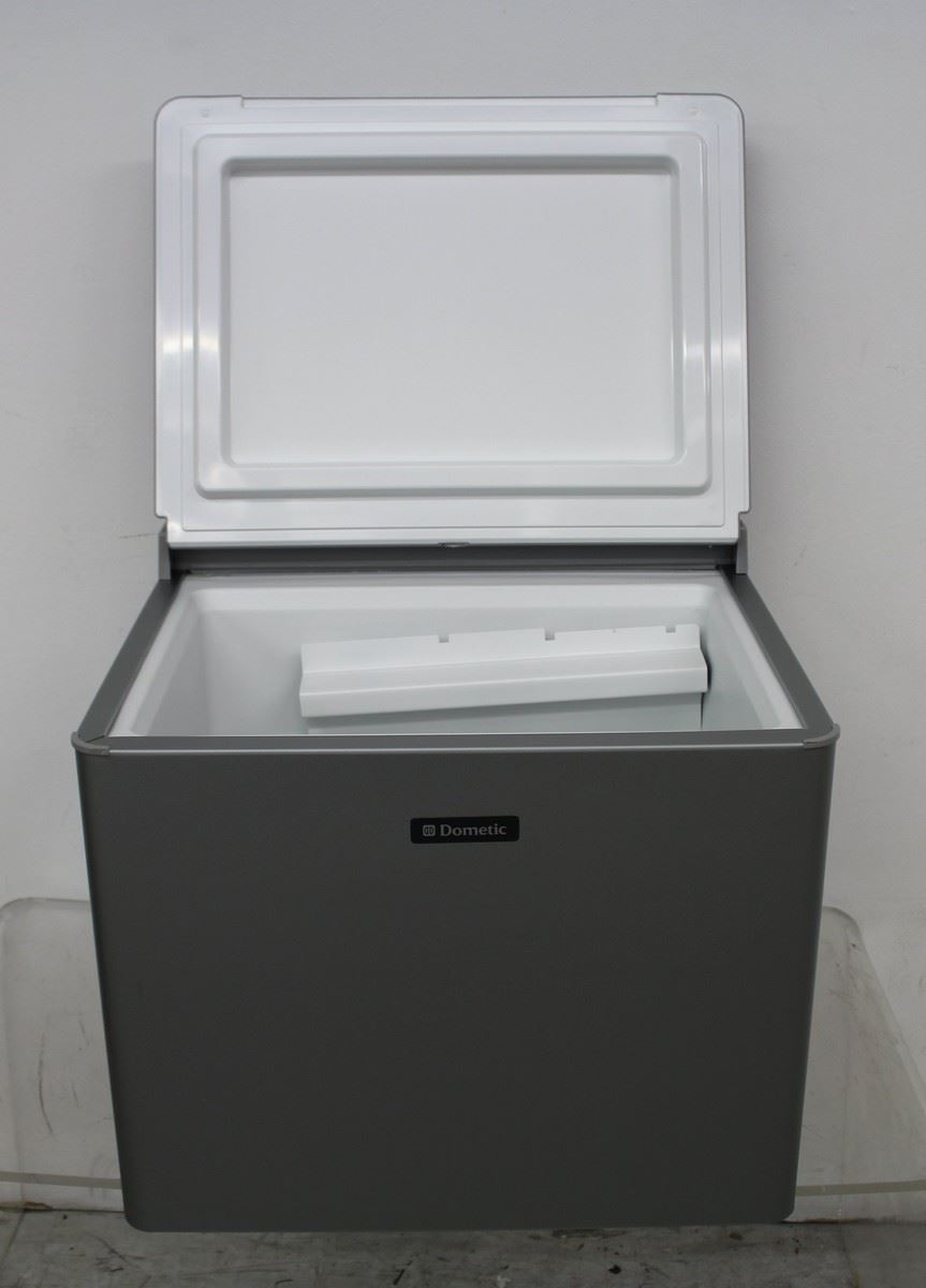 BNIB DOMETIC Combicool RC1200 RC1200 3Way LPG Gas Mains Portable