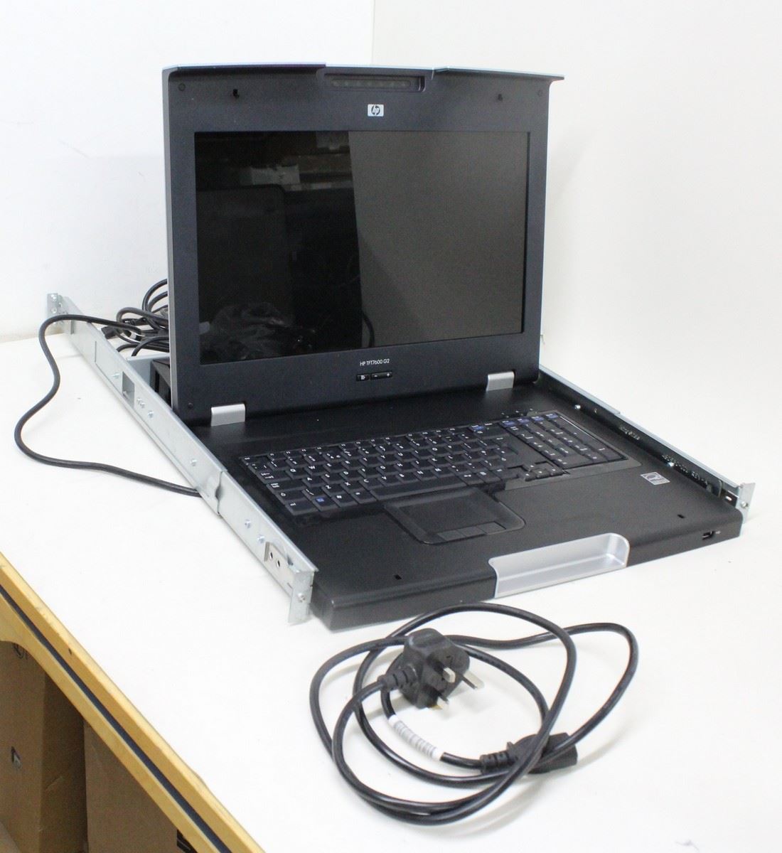 HP TFT7600 G2 17.3" Widescreen 169 LCD Active Matrix 1U Rackmount KVM