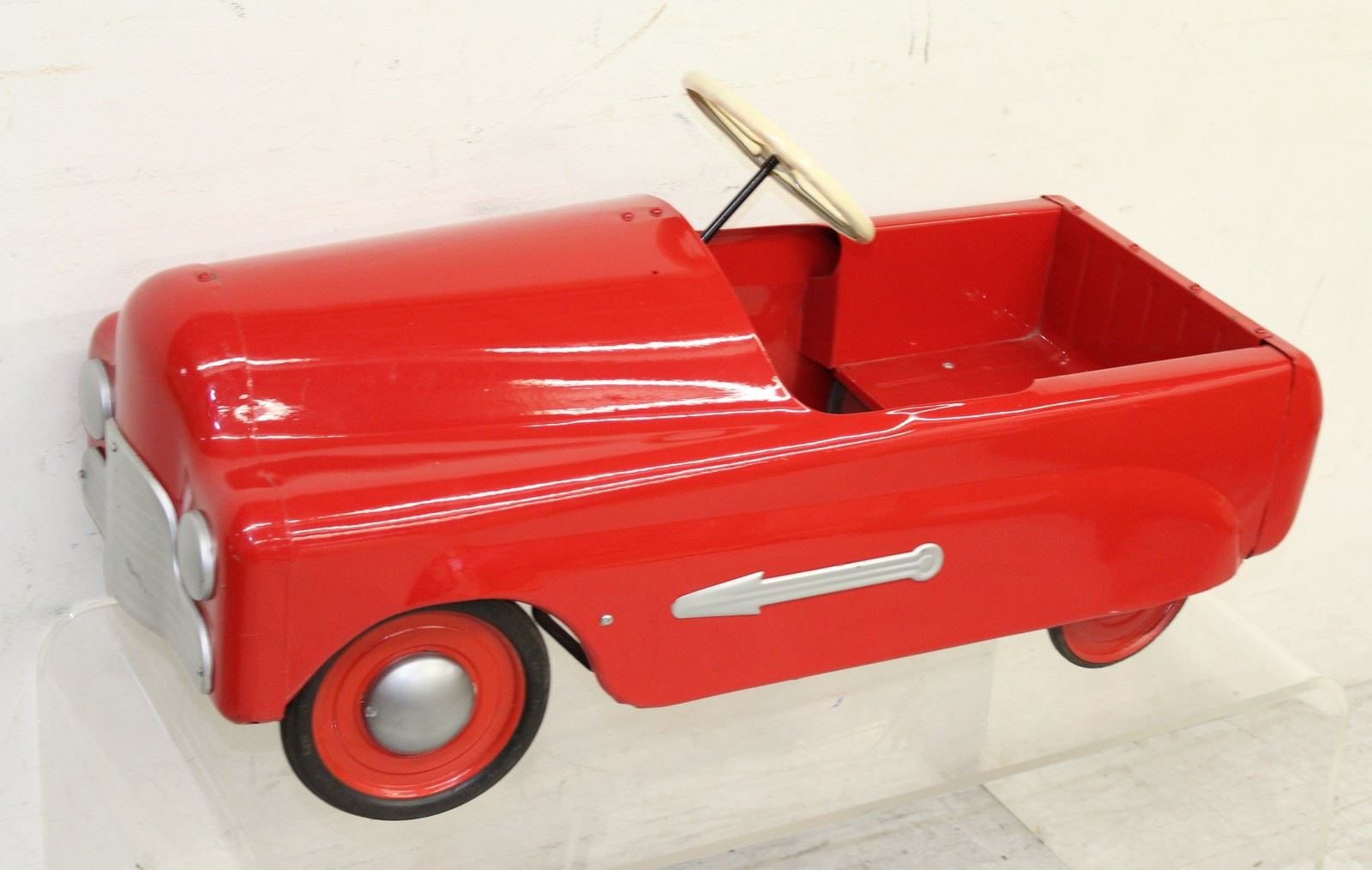 LINES BROTHERS 1950s Vintage TriAng Lightning Metal Toy Pedal Car