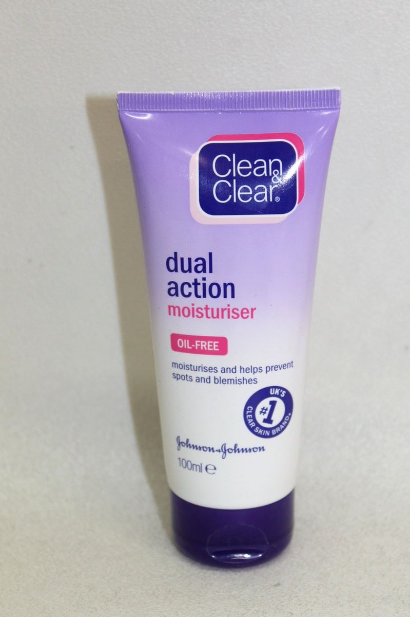 5 x NEW Clean & Clear JohnsonJohnson Oil Free Dual Action Moisturiser