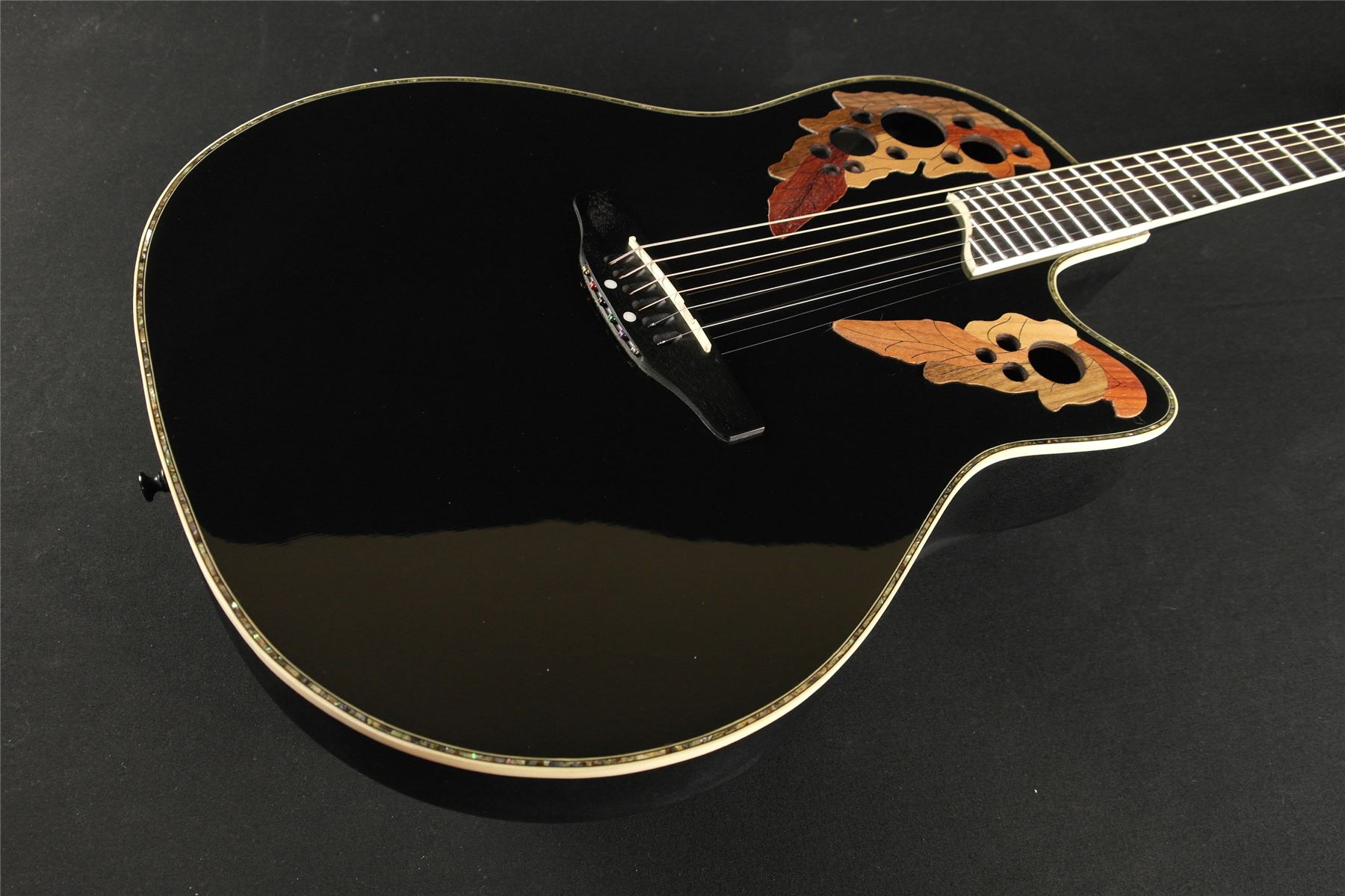 Ovation Celebrity Deluxe CC445 Acousticelectric Guitar Black (298