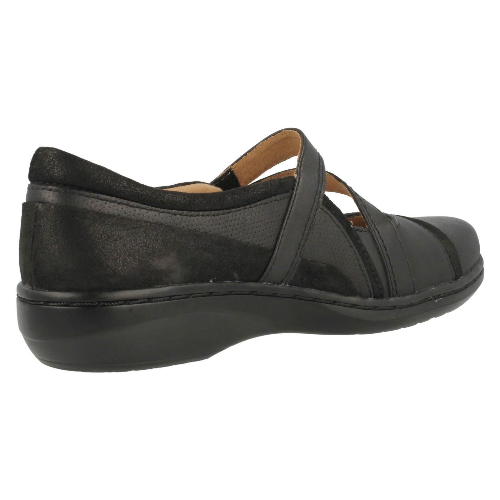 clarks womens mary jane shoes