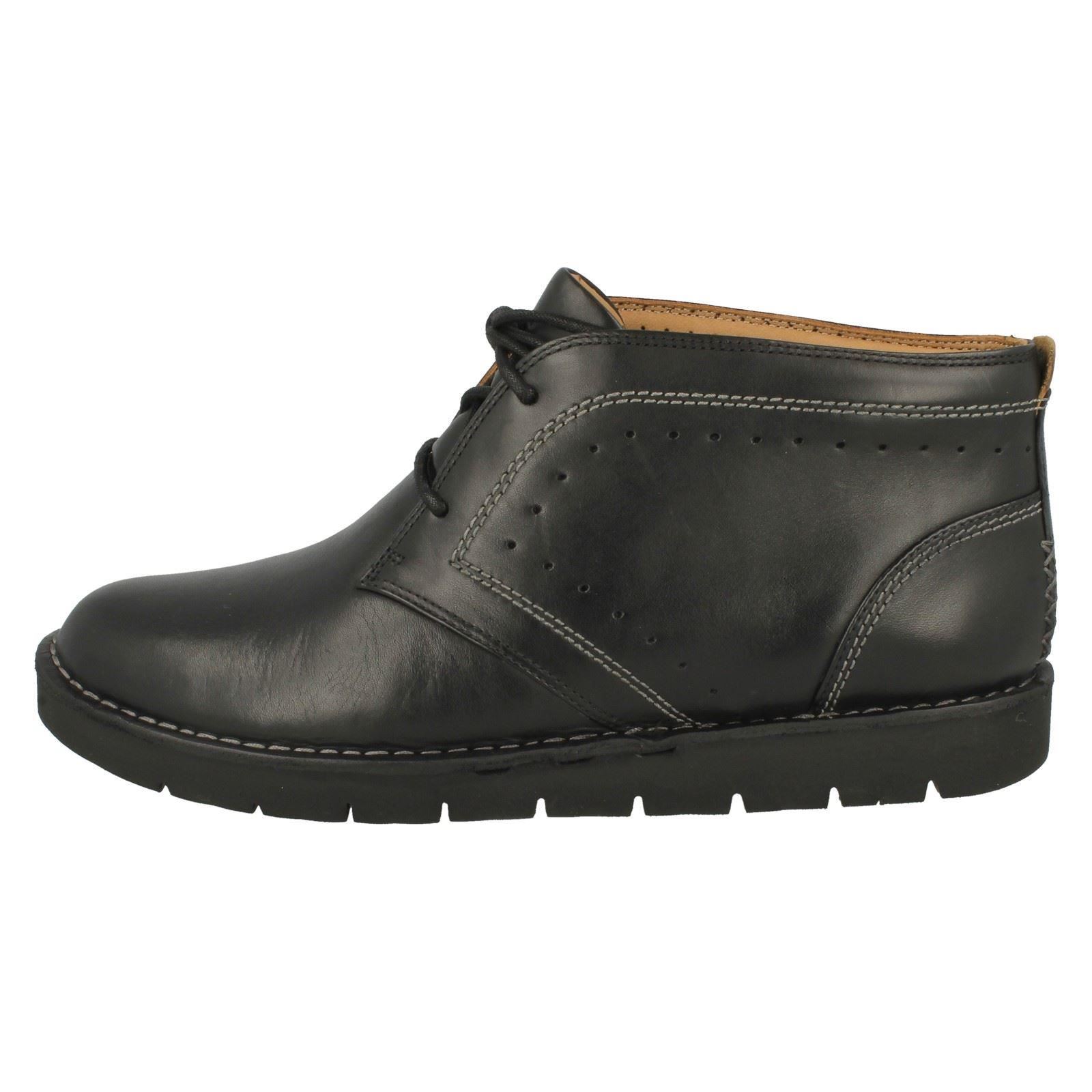 clarks ladies flat ankle boots