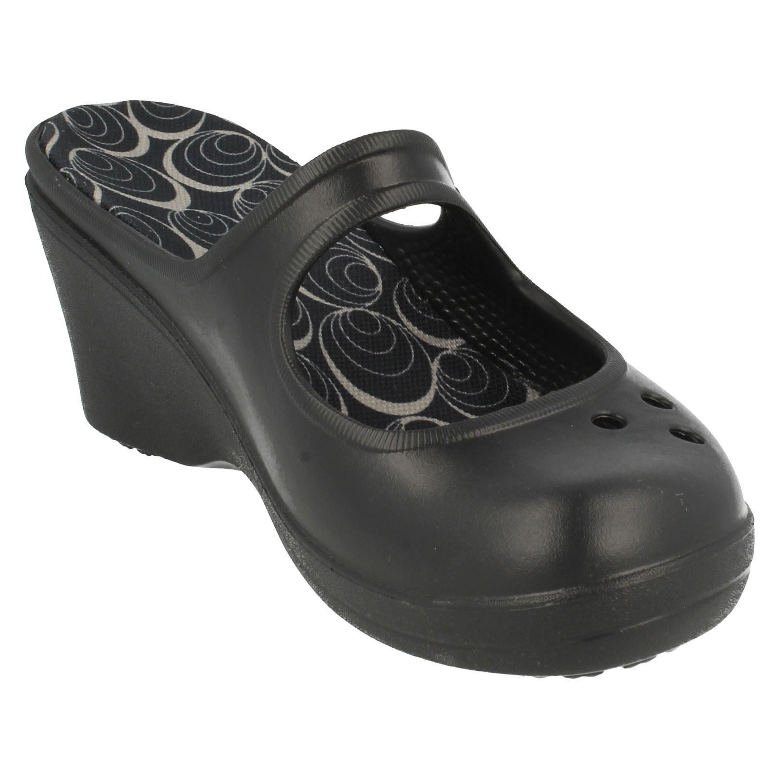 slip on crocs ladies