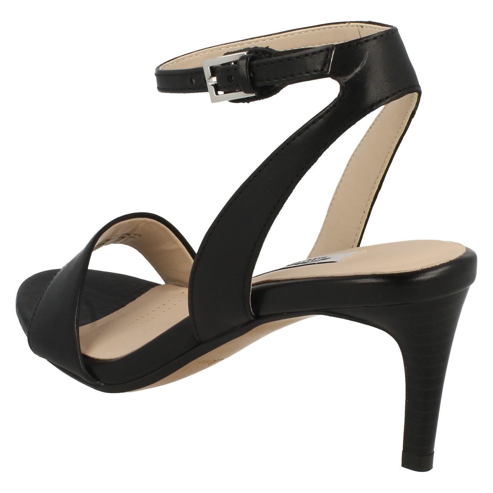 columbia strap sandals