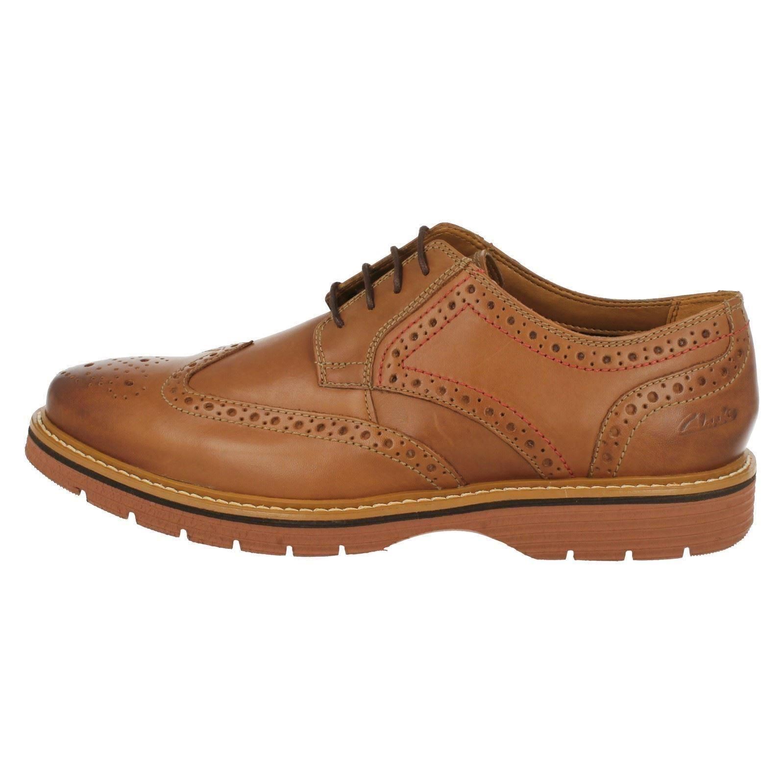 newkirk men Englin's fine footwear presents the men's 'newkirk plain' from clarks beautifully crafted and easy to wear, this men's lace-up shoe from the clarks 1825 collection is just what your wardrobe needs. newkirk men Englin's fine footwear presents the men's 'newkirk plain' from clarks beautifully crafted and easy to wear, this men's lace-up shoe from the clarks 1825 collection is just what your wardrobe needs.