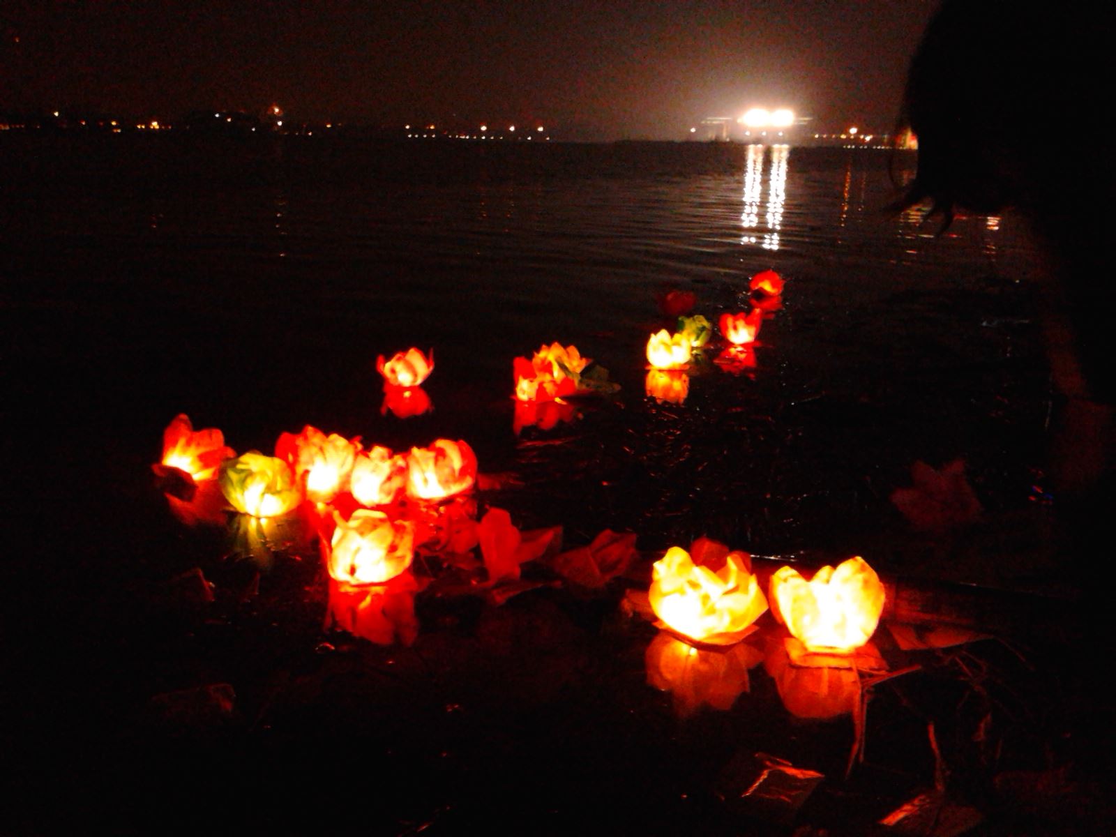 floating paper lotus lanter candle lily flower lanterns ebay paper lotus flower floating lantern