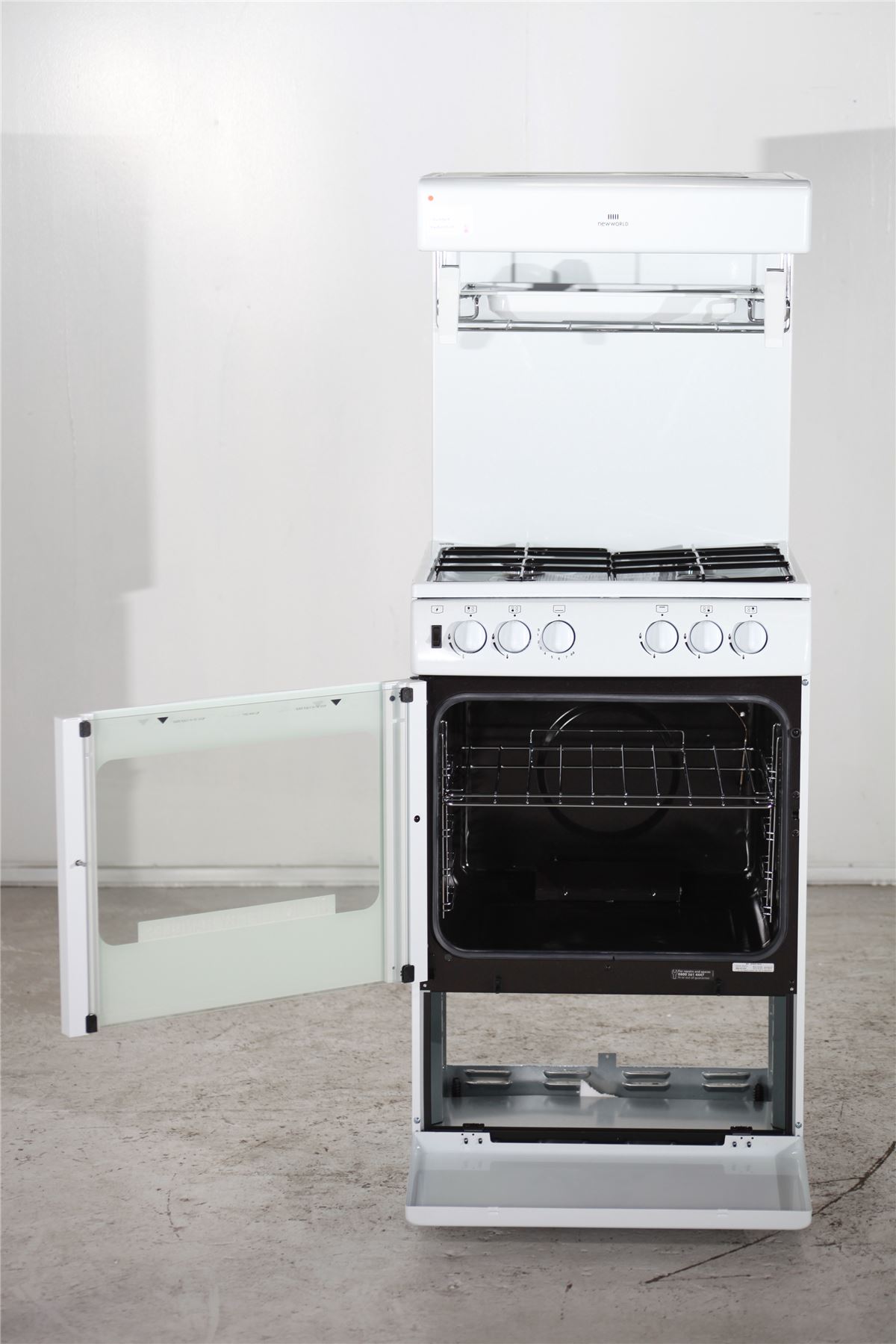 Preloved new world gas cooker with top grill nw55thlg white for sale in Bromsgrove