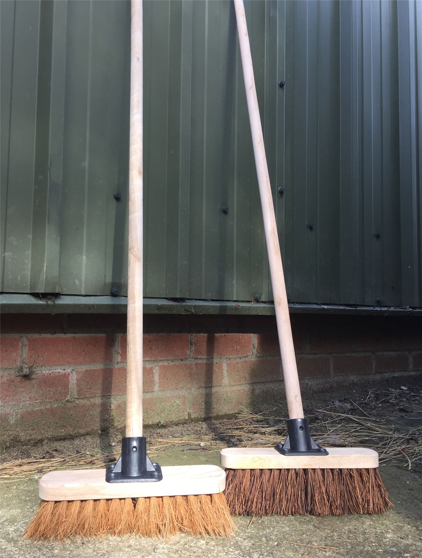 TWIN PACK YARD BRUSHES STIFF SOFT SWEEPING BROOM AND WOODEN HANDLE eBay