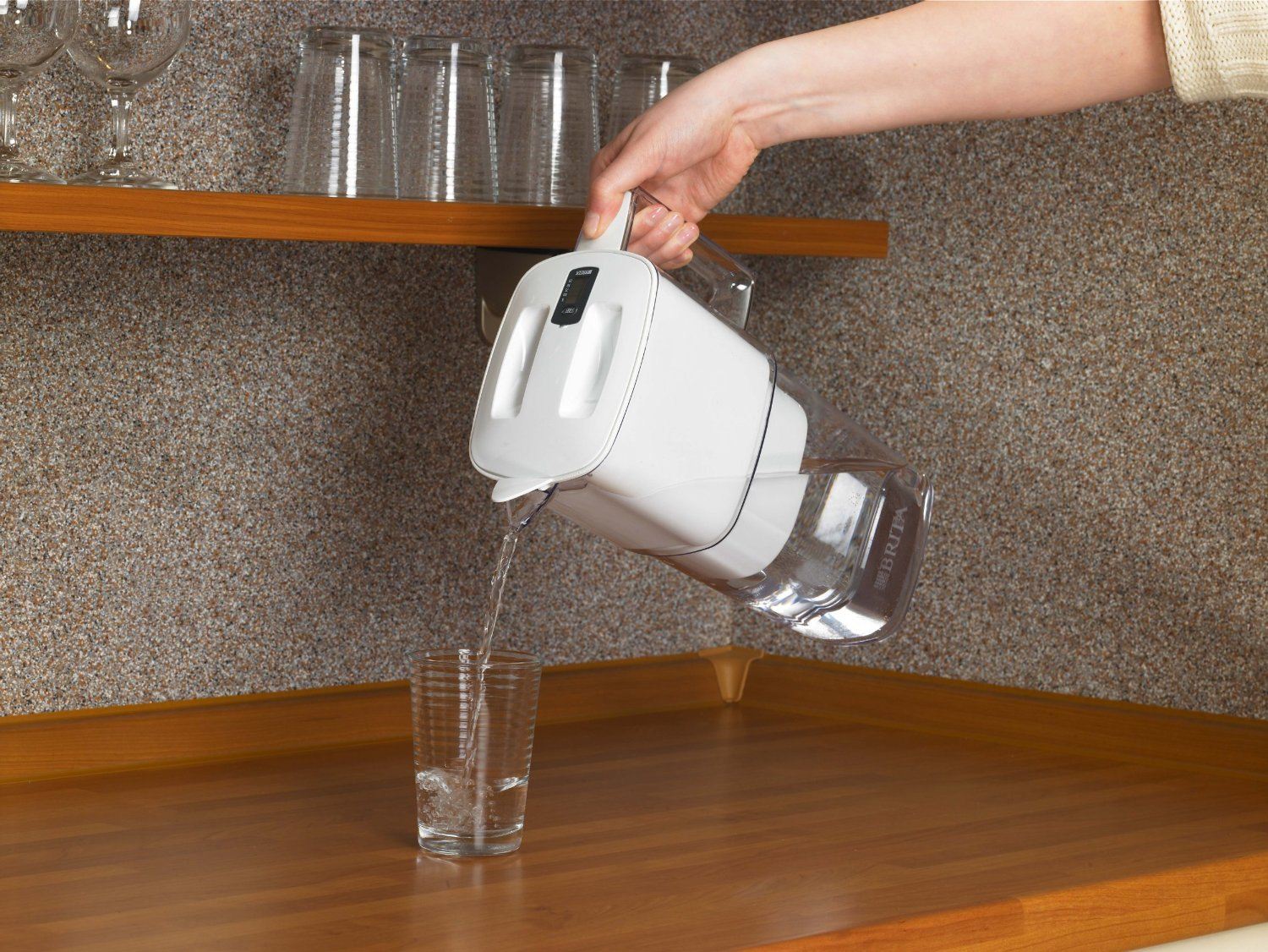 BRITA Liquelli Cool White Slim Water Filter Jug with Maxtra Technology