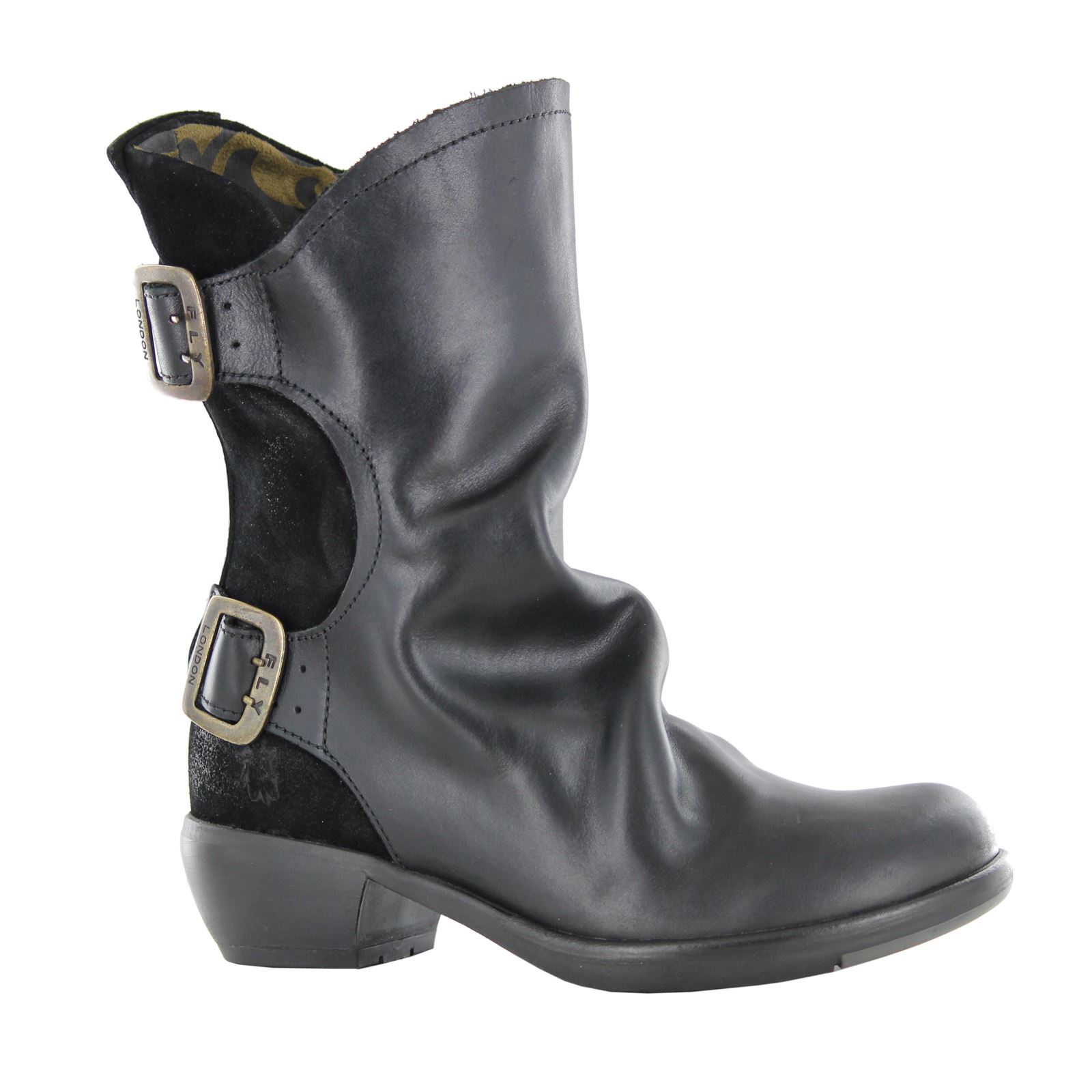 Fly slot boots